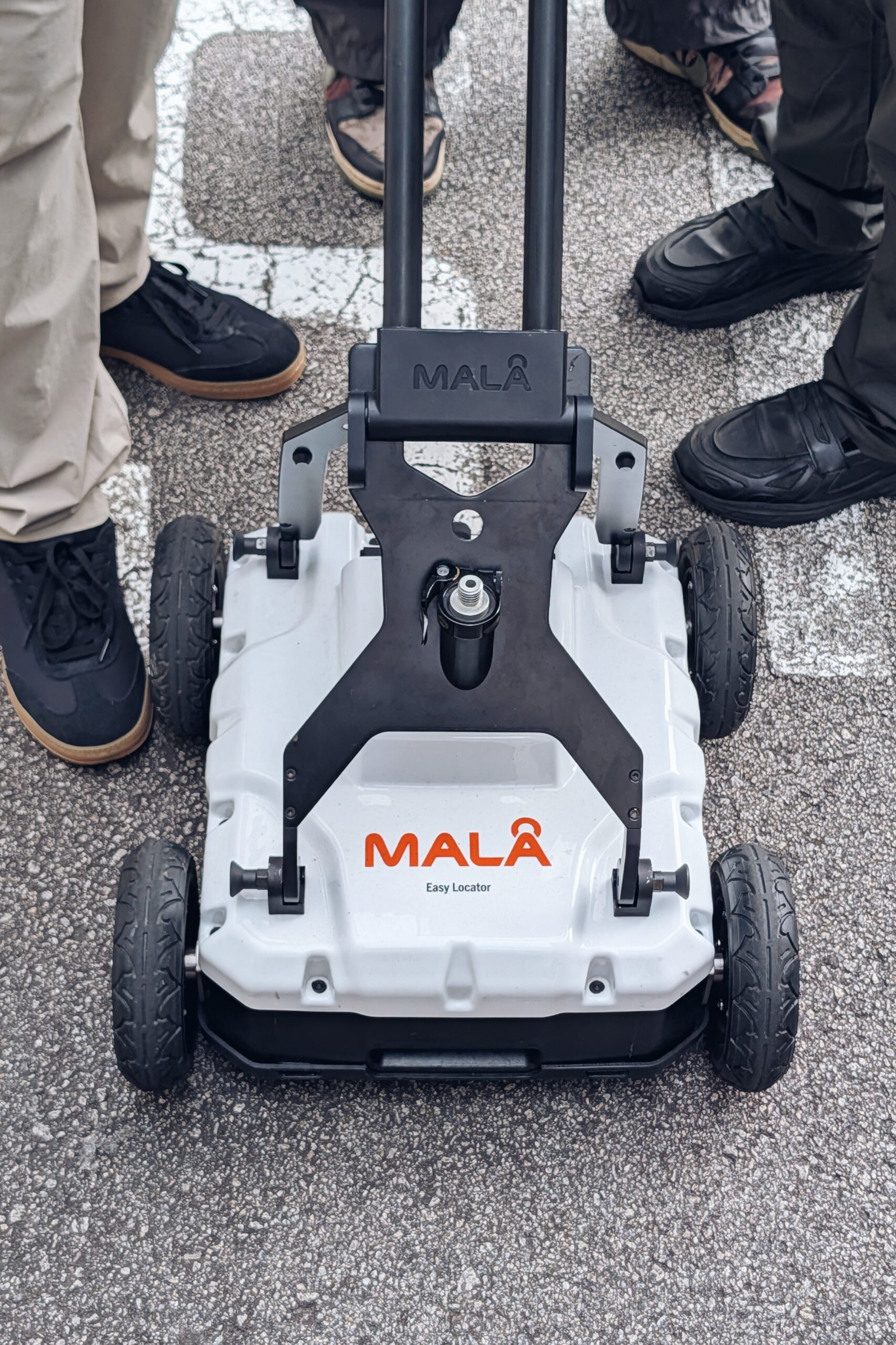 VISCOY Field Engineers trained to use MALA Easy Locator Core.